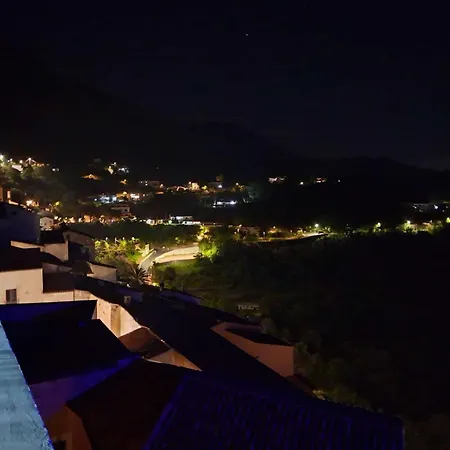Garni Alba E Tramonto Bed & Breakfast
